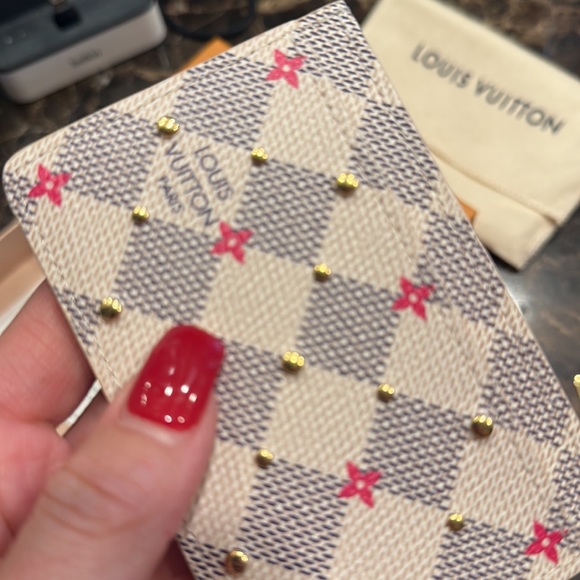 Limited edition LV d azur stud collection card holder - Picture 4 of 5